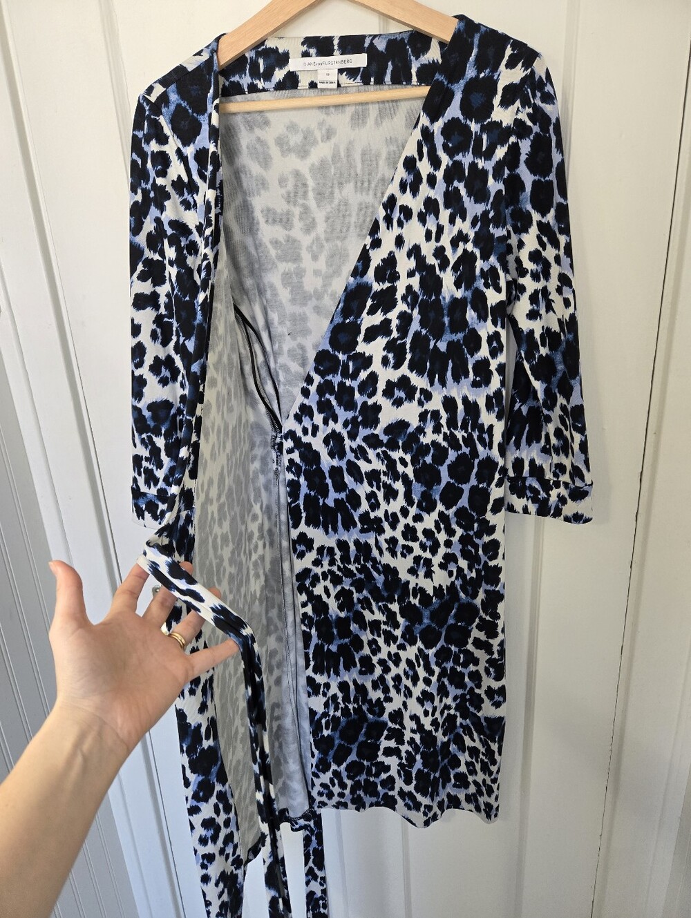 Diane Von Furstenberg DVF New Julian Silk Jersey Wrap Dress Size 12 Snow Cheetah - Picture 6 of 15